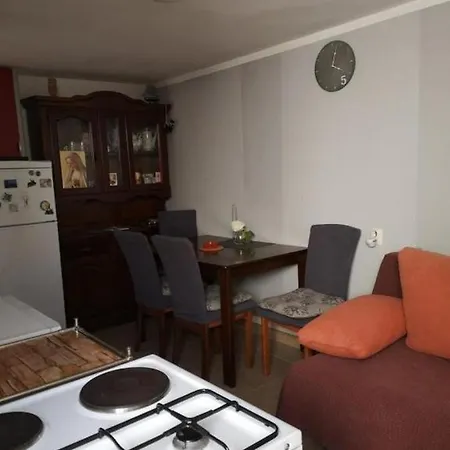 Apartamento With Parking Space Stanici, - 20107 *