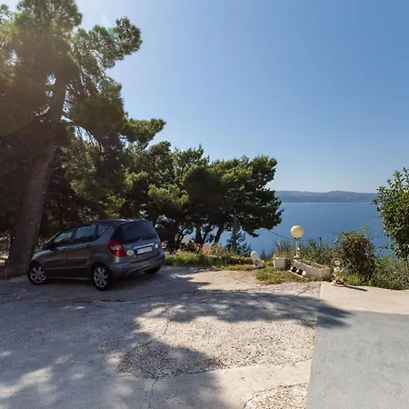 With A Parking Space Stanici, - 20107 * Omis