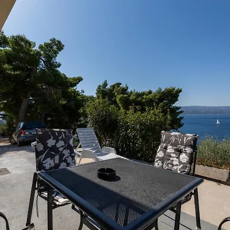 With A Parking Space Stanici, - 20107 Apartment Omis