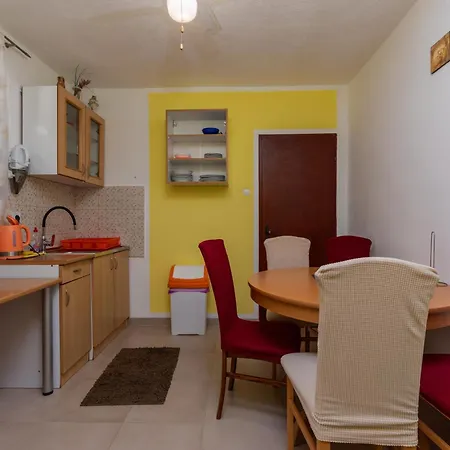 Apartment With A Parking Space Stanici, - 20107 Omis